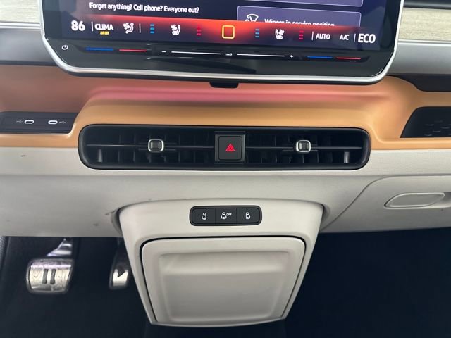 Used 2025 Volkswagen ID. Buzz 1st Edition image 23