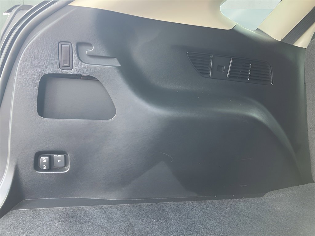 Used 2024 Ford Edge Titanium image 37