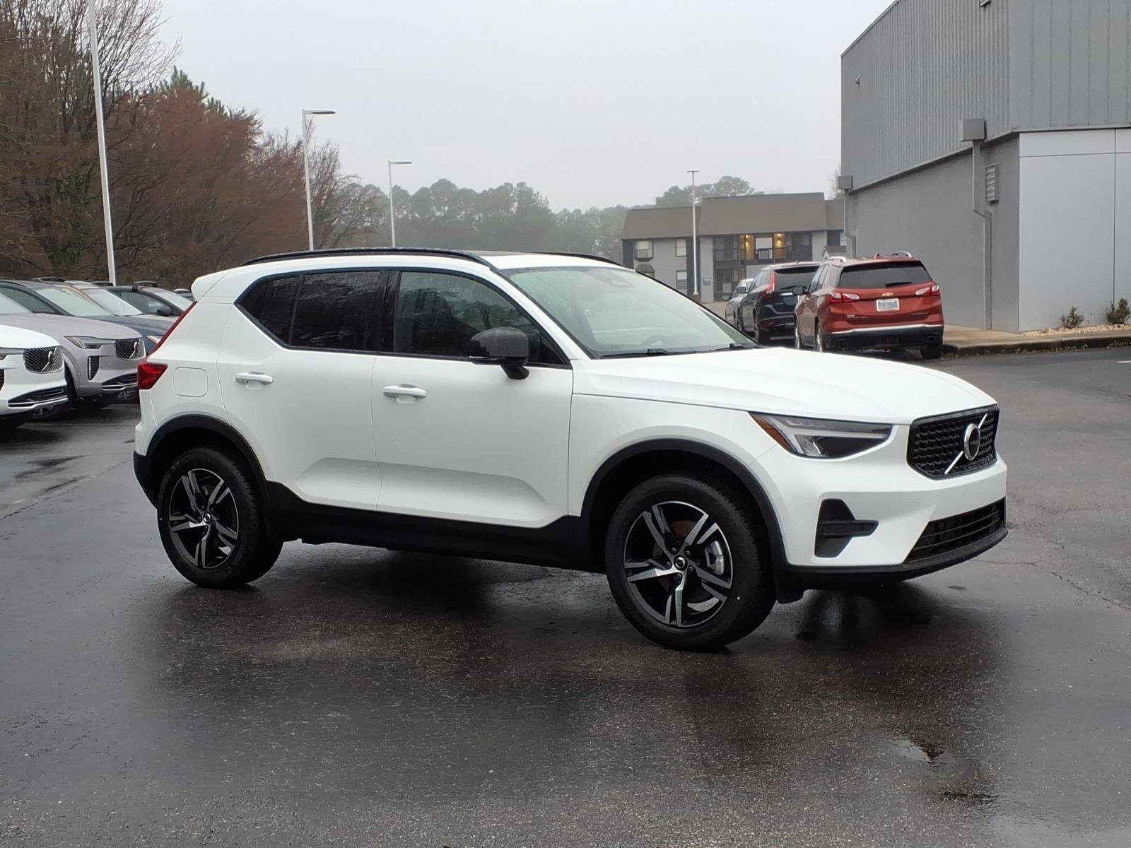 New 2026 Volvo XC40 B5 Core w/ Climate Package