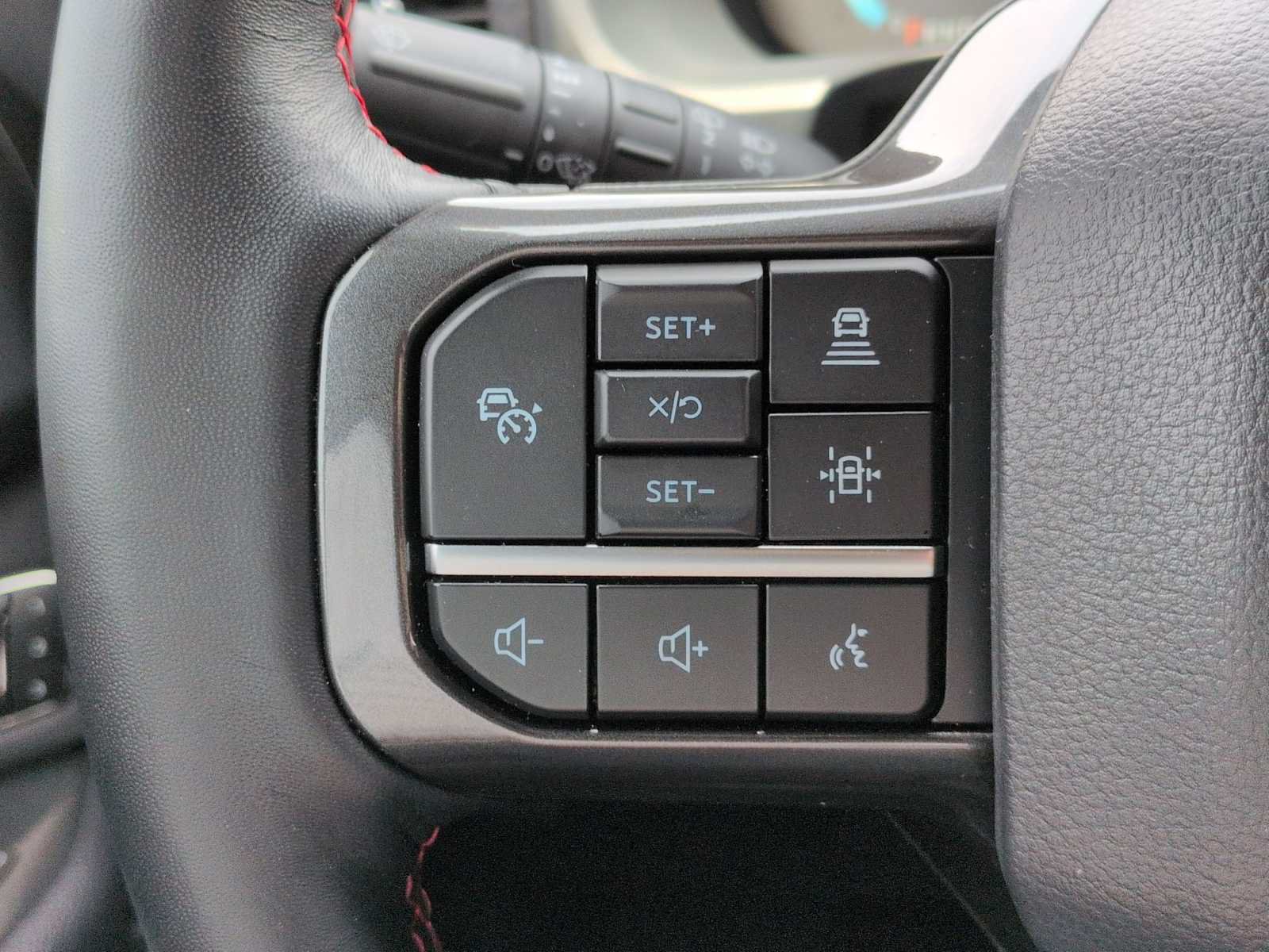 Used 2024 Ford Expedition Limited AWD/4WD image 26