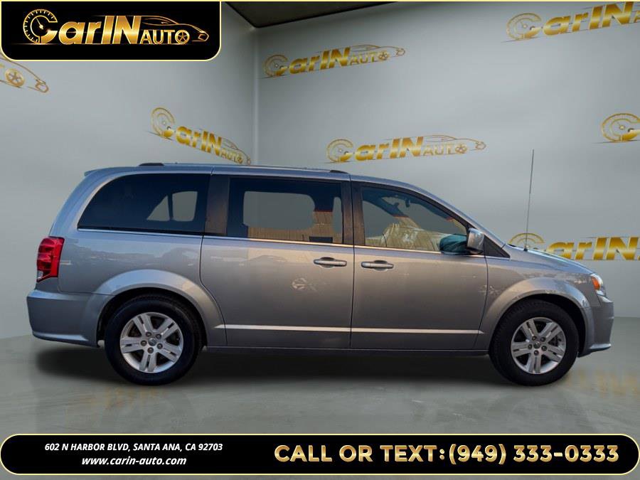 Used 2019 Dodge Grand Caravan SXT image 4