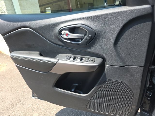 Used 2021 Jeep Cherokee Limited AWD/4WD image 13