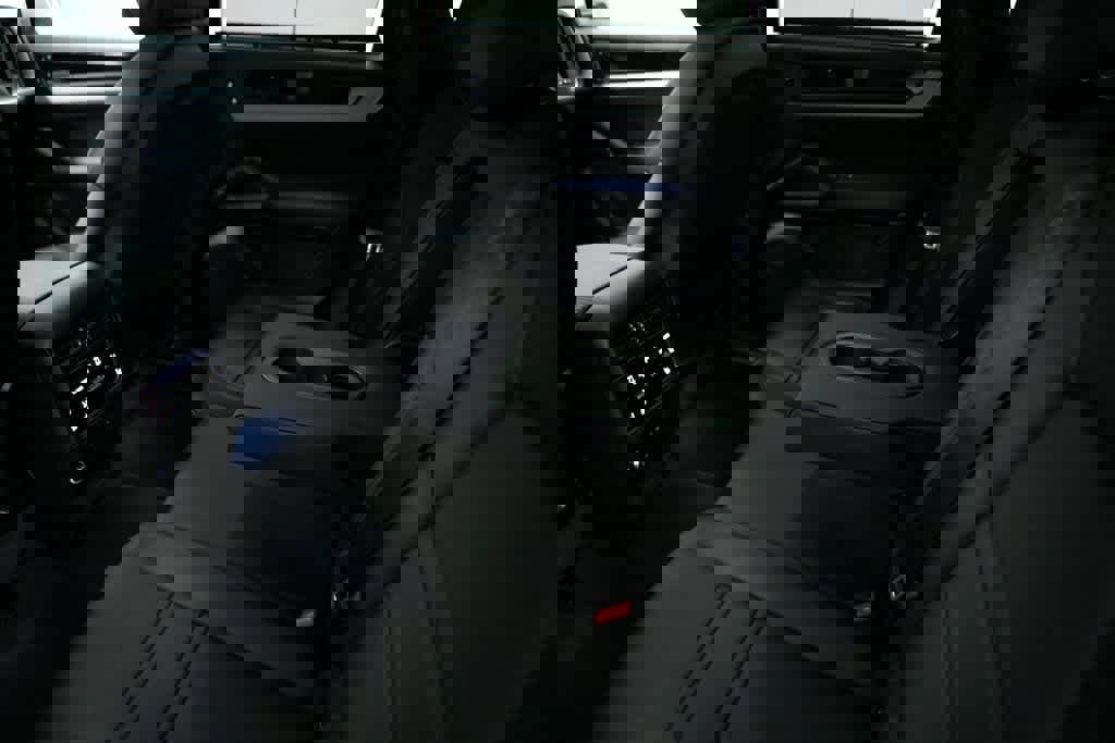 Certified 2025 Porsche Cayenne S image 34