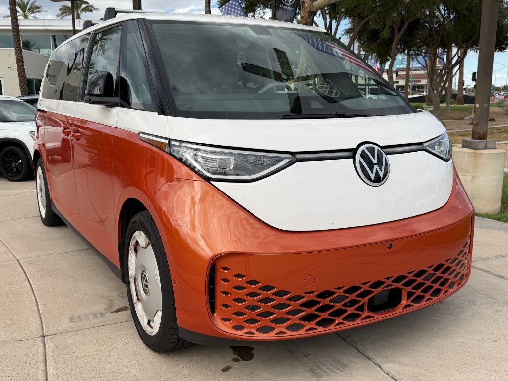 Used 2025 Volkswagen ID. Buzz 1st Edition RWD image 6