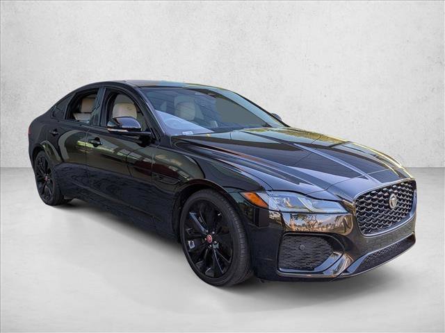 Used 2022 Jaguar XF SE image 3