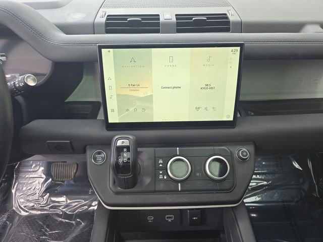 Certified 2024 Land Rover Defender 130 X-Dynamic SE image 24