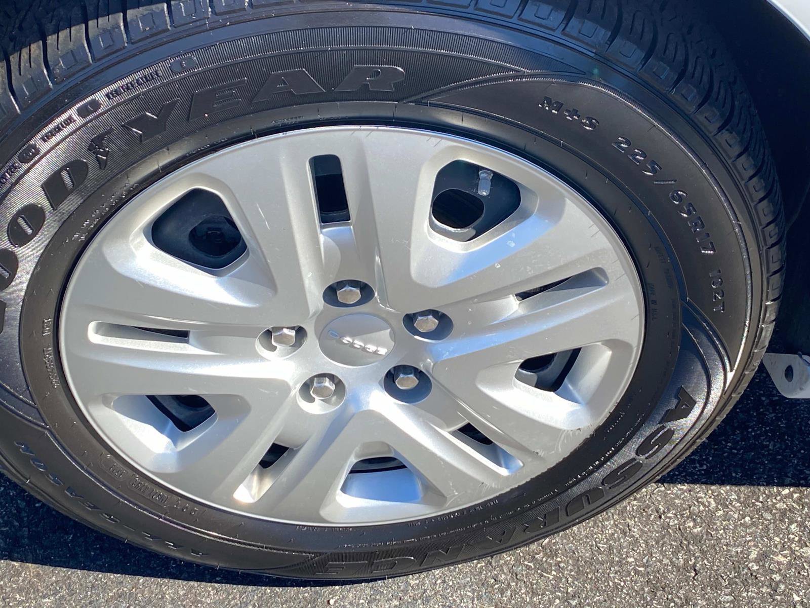 Used 2019 Dodge Grand Caravan SE image 19