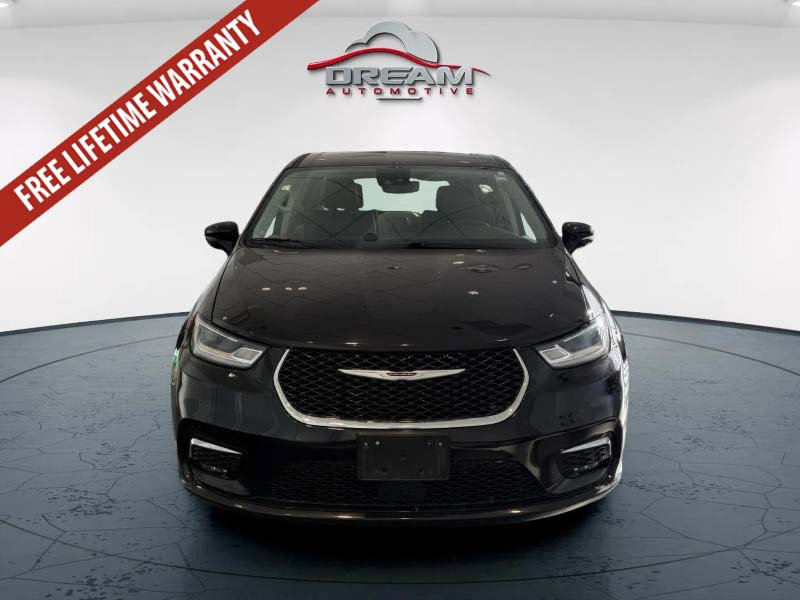 Used 2024 Chrysler Pacifica Limited FWD image 3