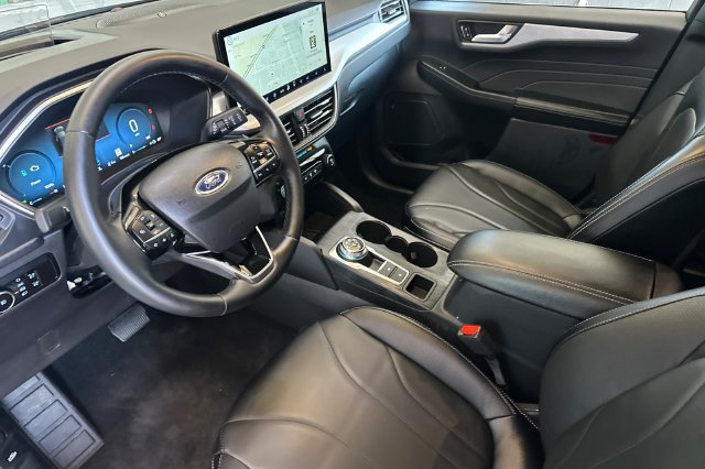 Used 2025 Ford Escape SE w/ PHEV Premium Package FWD image 9
