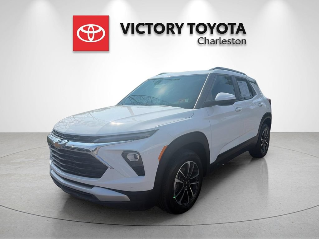 Used 2026 Chevrolet TrailBlazer LT FWD image 1