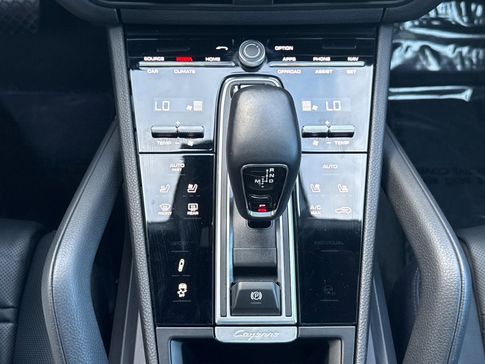 Certified 2023 Porsche Cayenne Coupe image 21