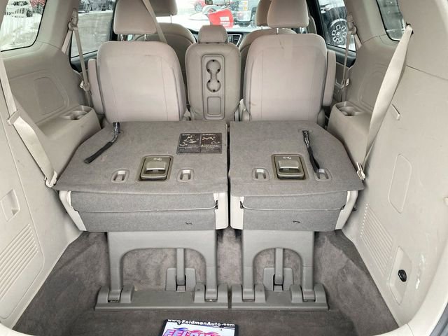 Used 2019 Kia Sedona LX image 23