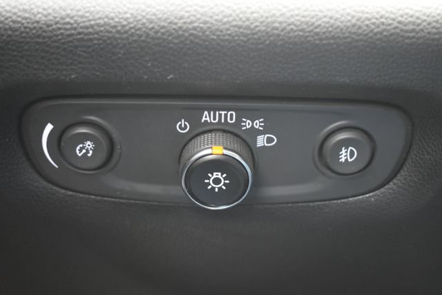 Used 2018 Chevrolet Traverse LT image 21