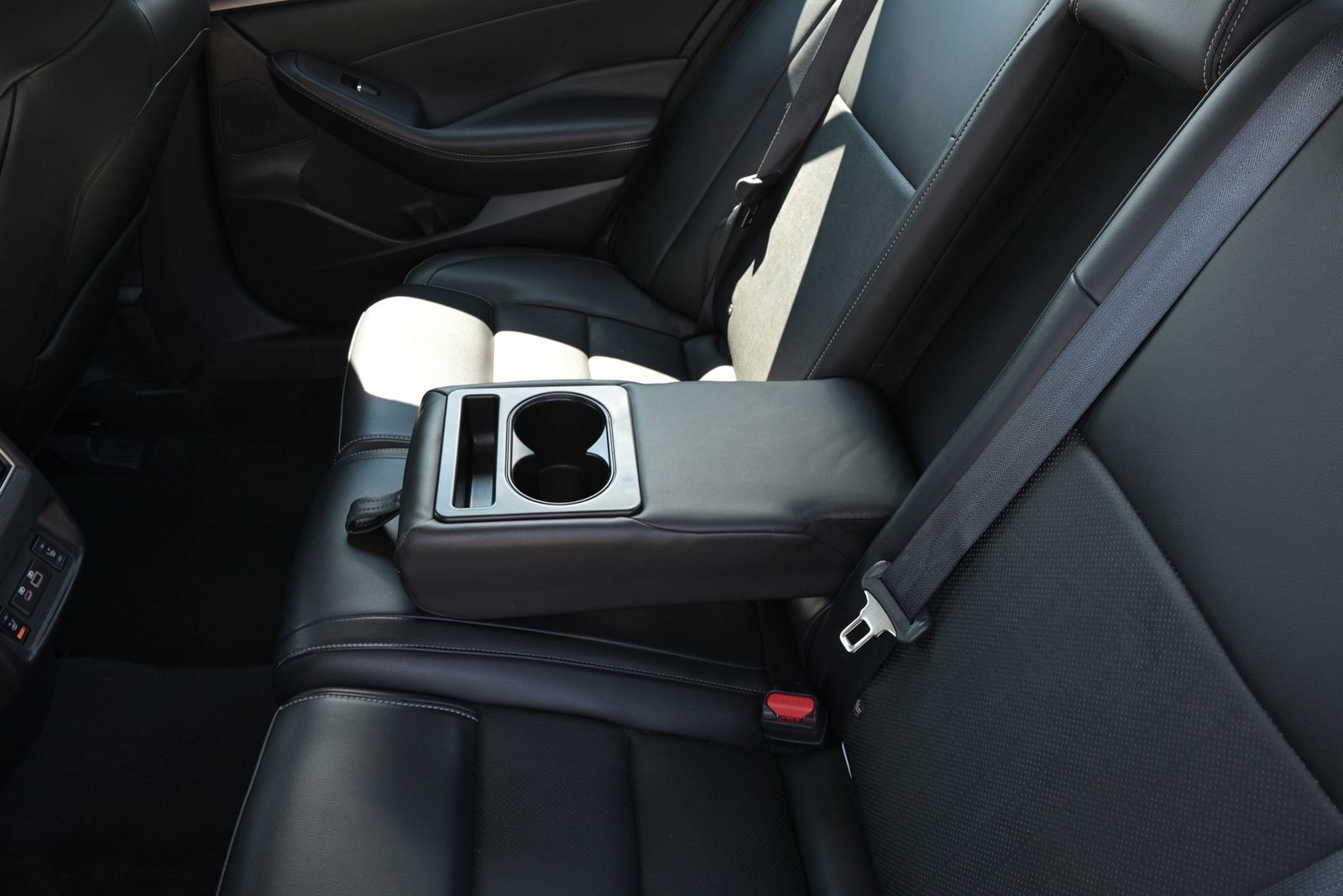 Used 2023 Nissan Maxima SL FWD image 33
