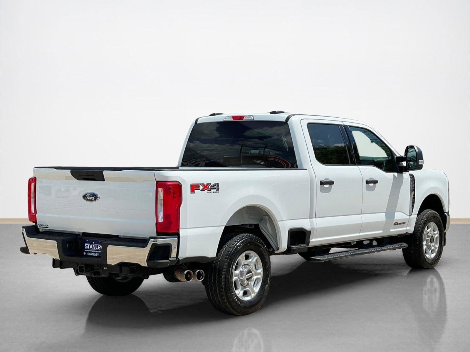 Used 2025 Ford F250 XLT w/ FX4 Off-Road Package AWD/4WD image 8