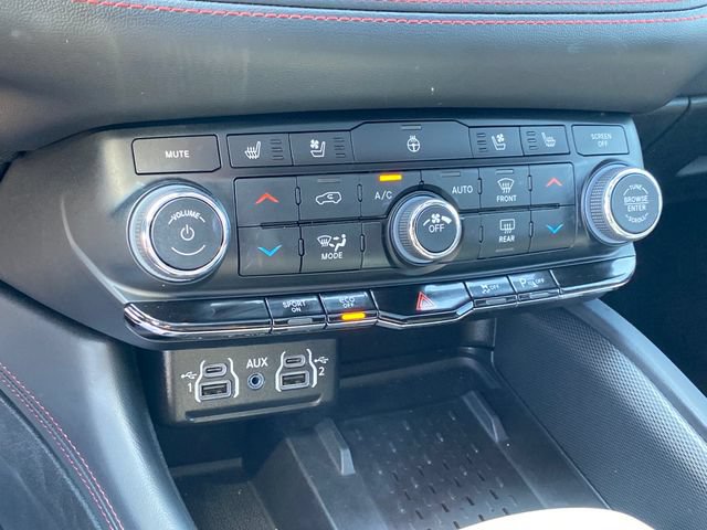 Used 2025 Dodge Durango R/T AWD/4WD image 13