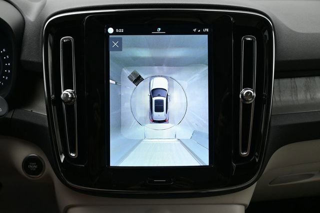 Used 2023 Volvo XC40 B5 Plus w/ Protection Package Premier AWD/4WD image 21
