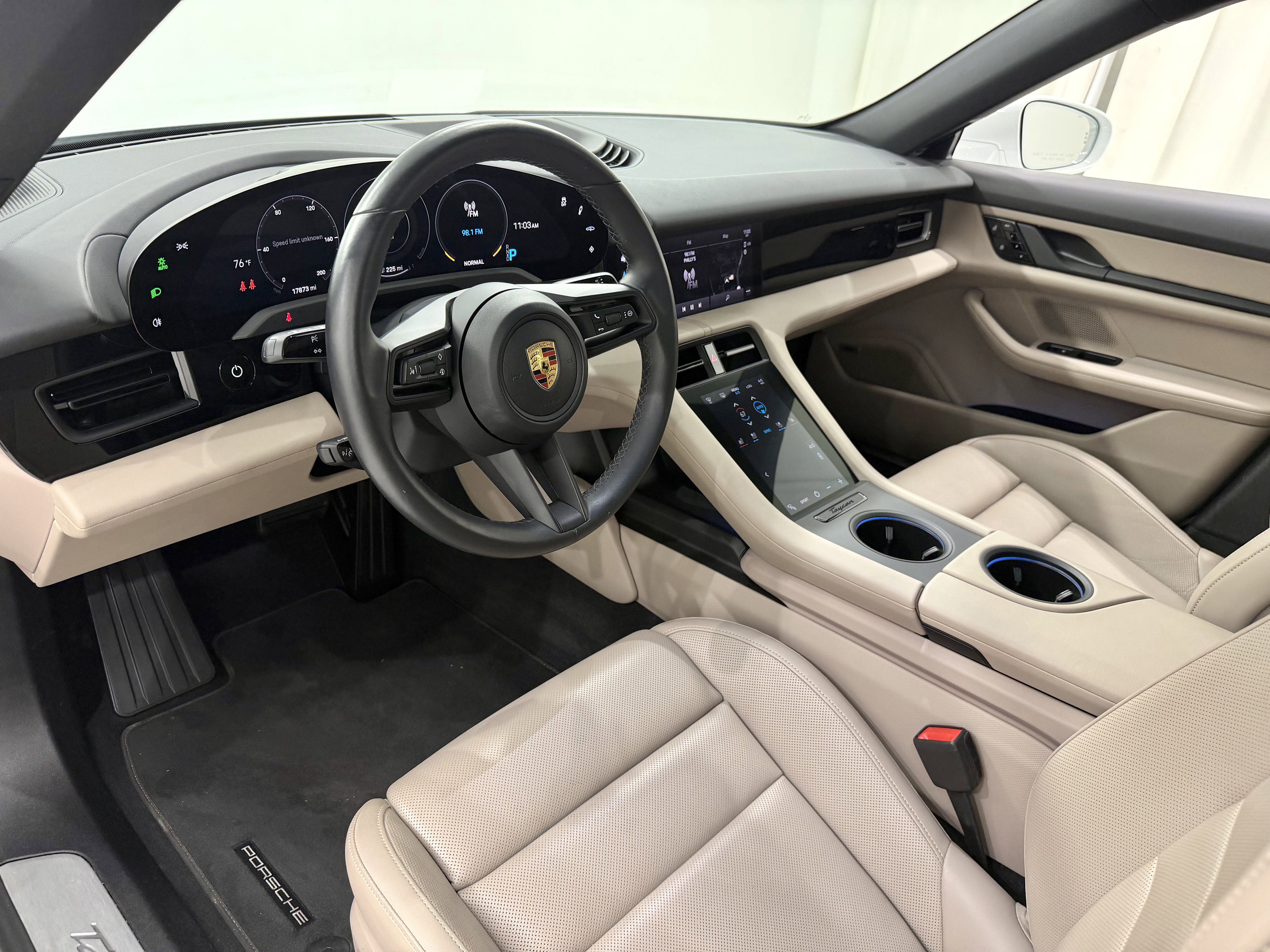 Used 2021 Porsche Taycan 4S image 4