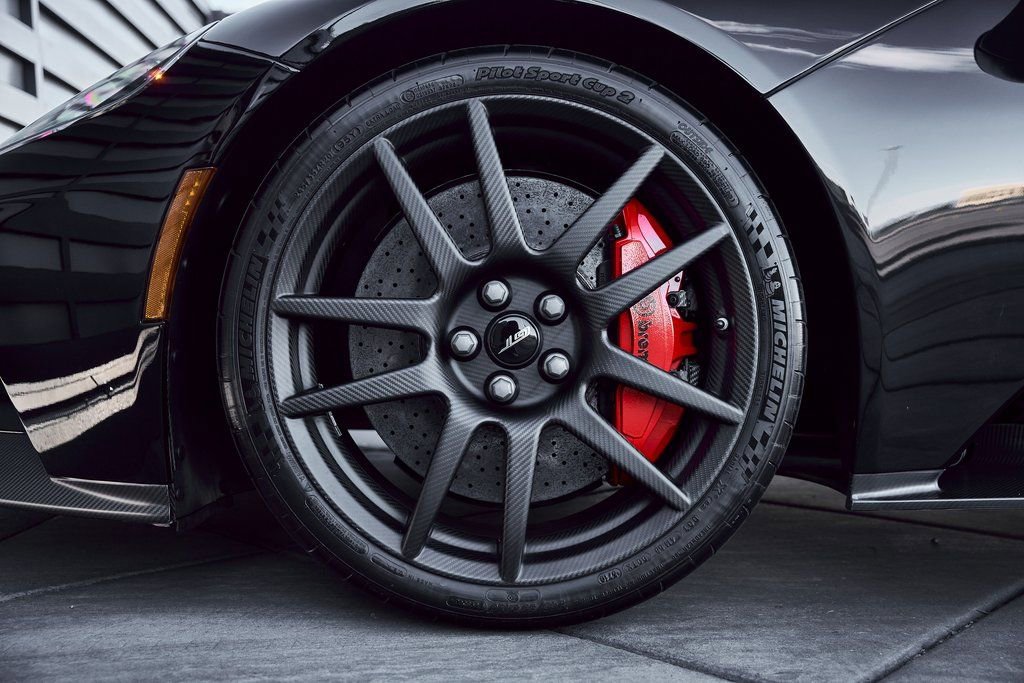 Used 2020 Ford GT Carbon Series RWD image 3