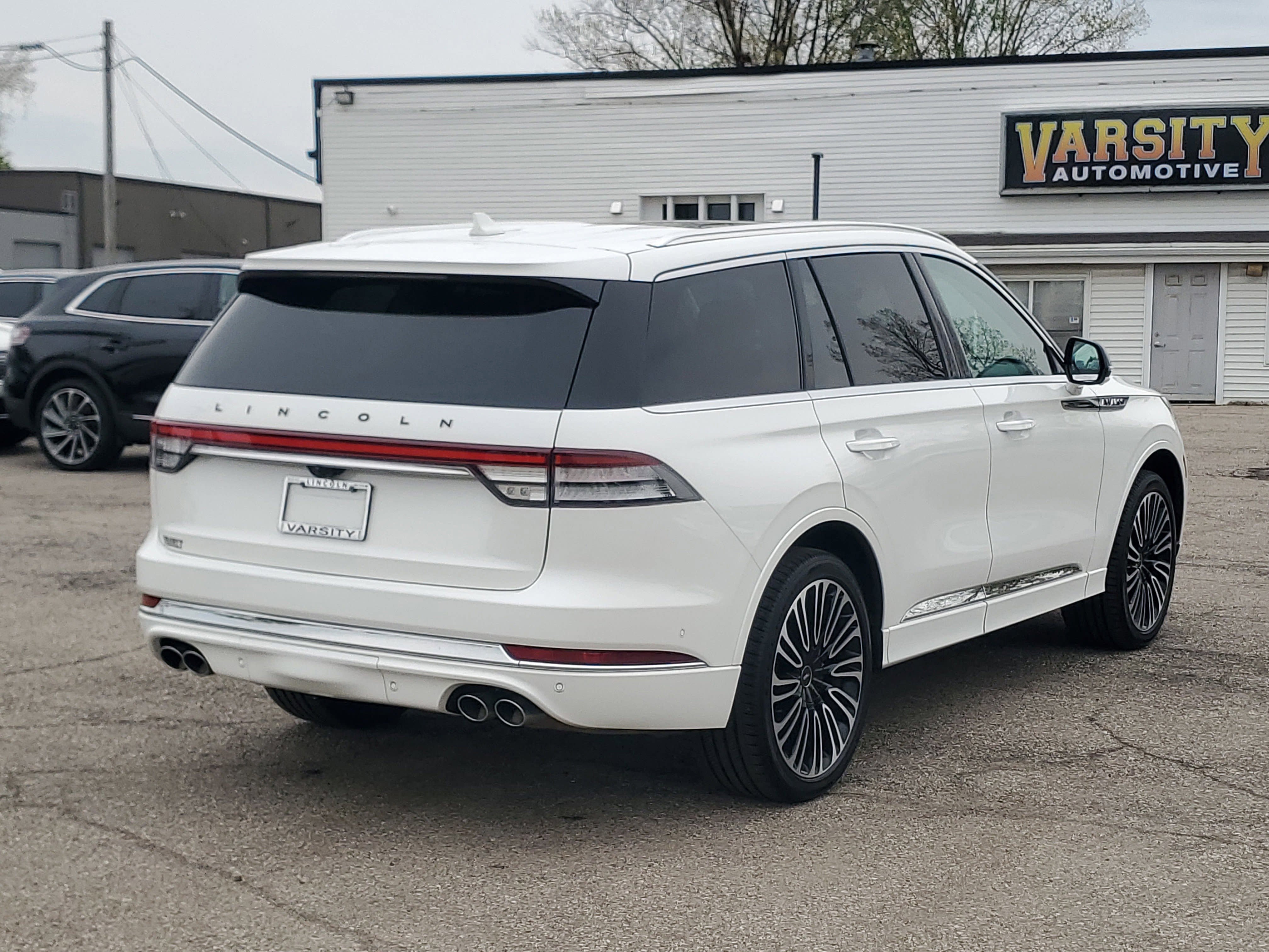 Certified 2024 Lincoln Aviator Black Label w/ Dynamic Handling Package AWD/4WD image 6