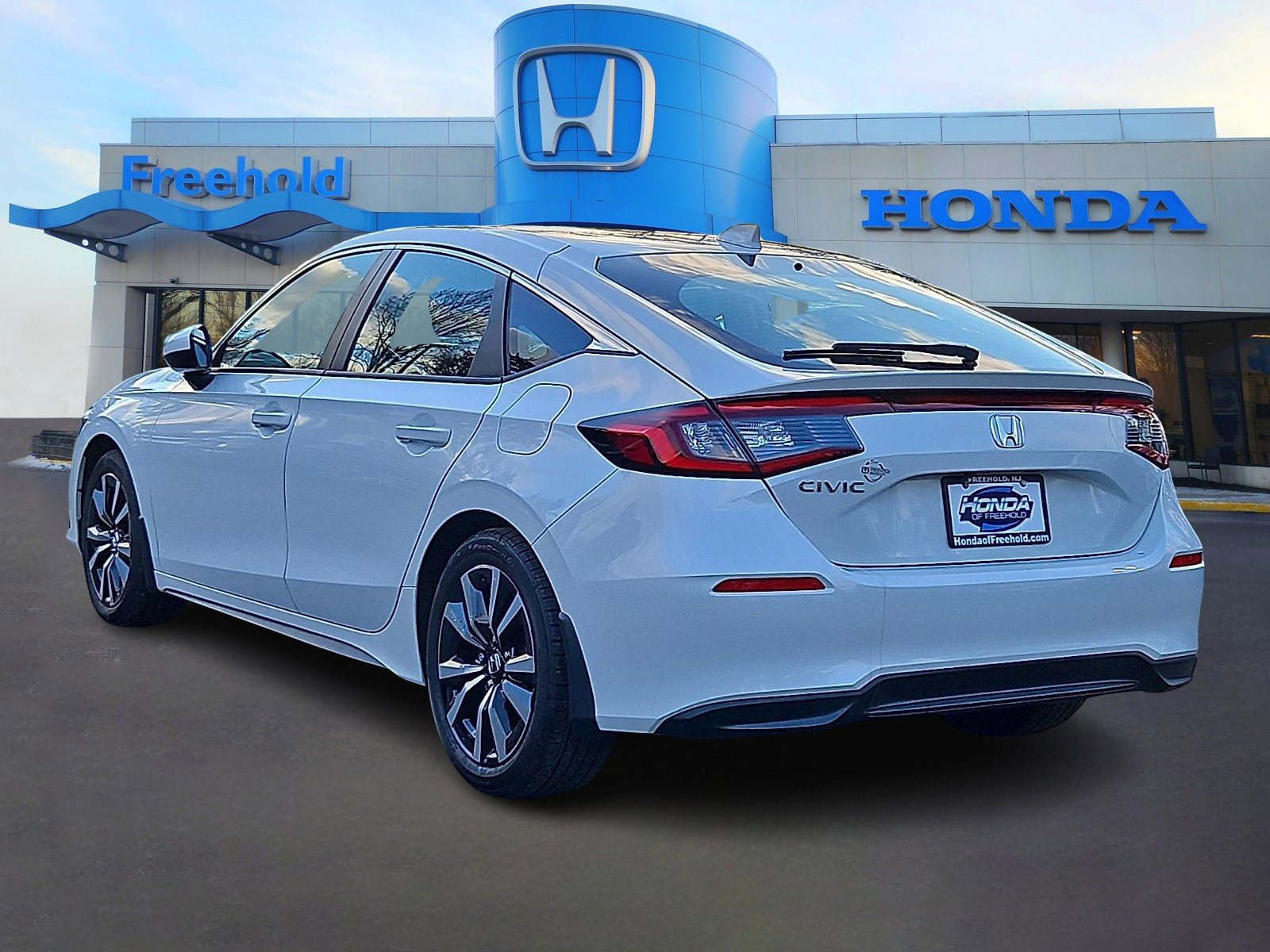 Used 2024 Honda Civic EX-L image 5