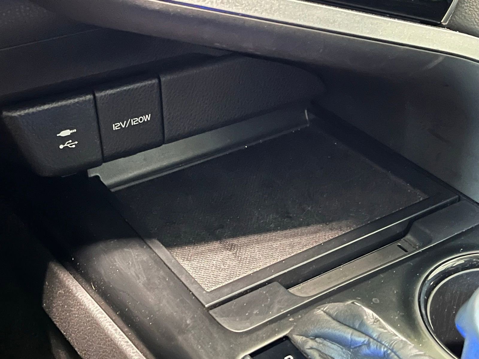 Used 2019 Toyota Camry SE FWD image 21