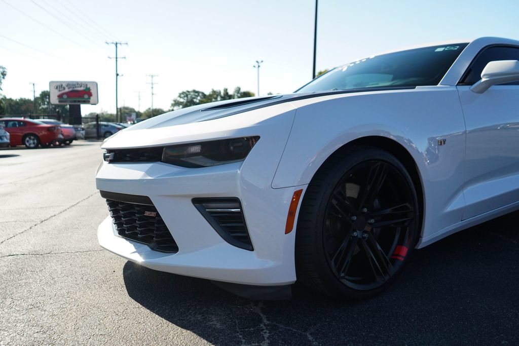 Used 2017 Chevrolet Camaro SS RWD image 18