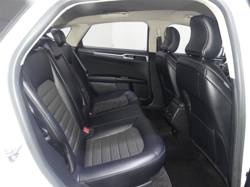 Used 2017 Ford Fusion SE w/ Equipment Group 601A image 27