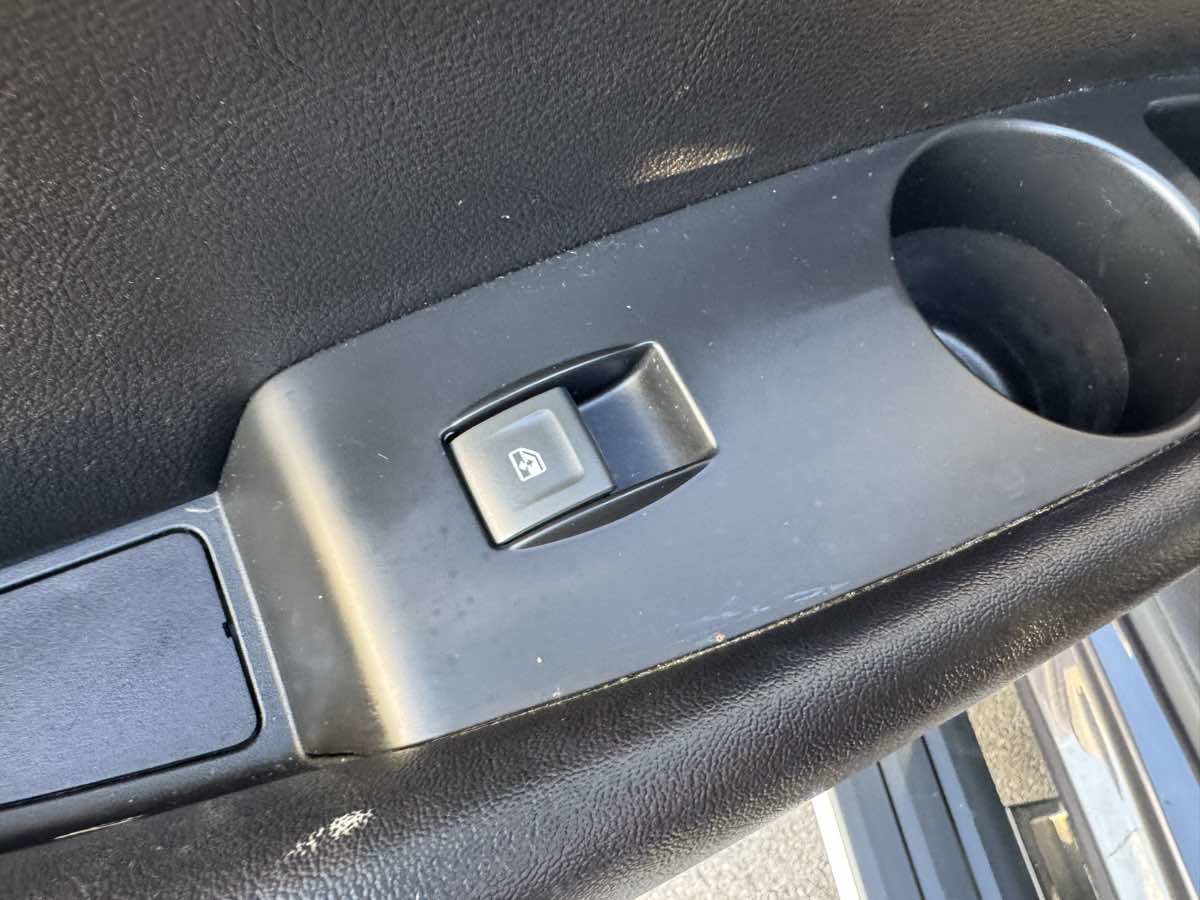 Used 2018 Cadillac Escalade Premium Luxury image 46