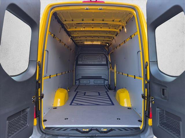 Used 2024 Mercedes-Benz eSprinter 170 Cargo image 17