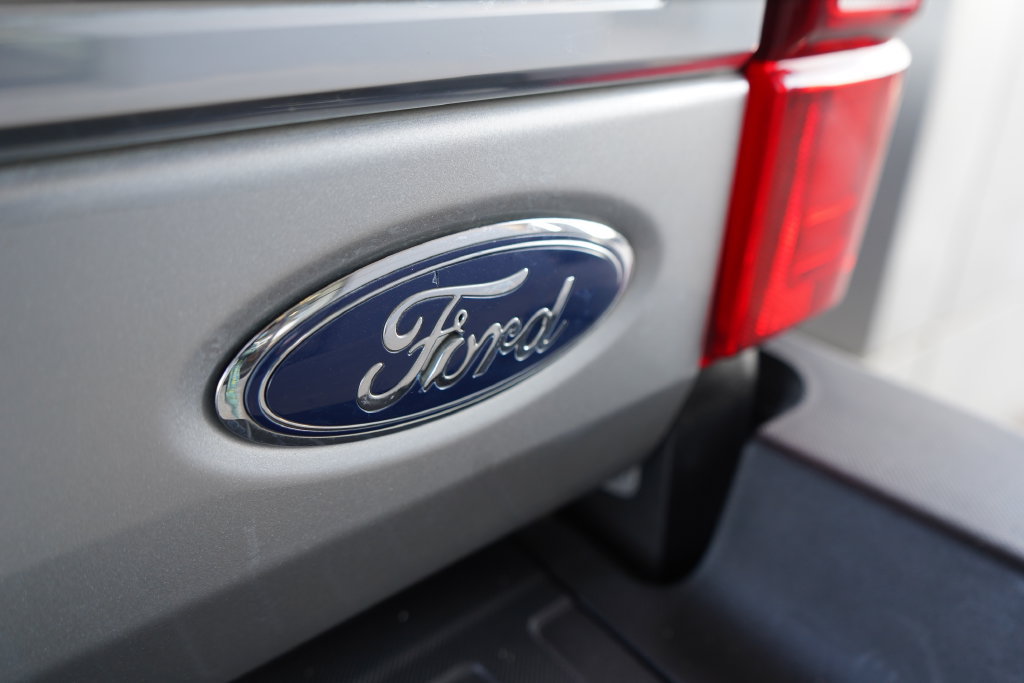 Used 2022 Ford F250 Platinum w/ Tremor Off-Road Package AWD/4WD image 6