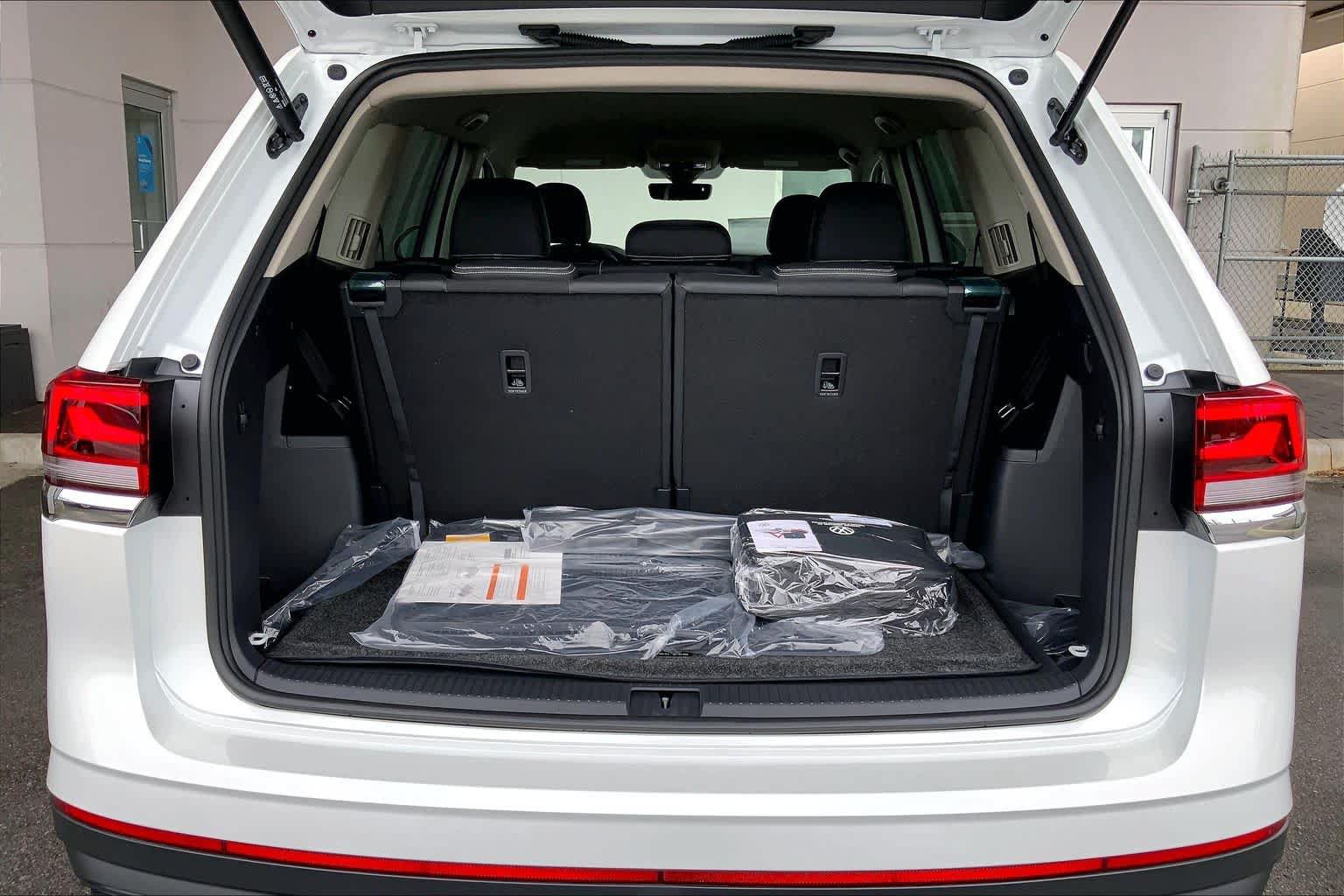 New 2026 Volkswagen Atlas SE FWD image 18