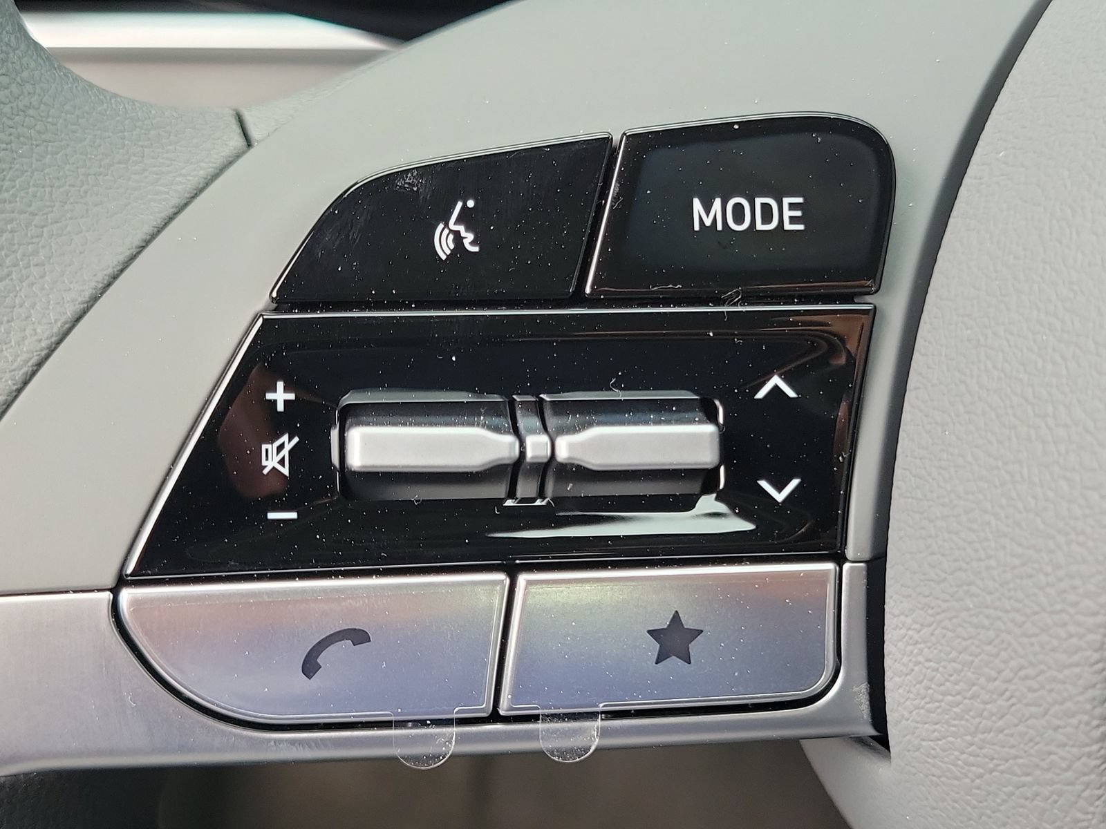 New 2026 Hyundai Elantra SE FWD image 8