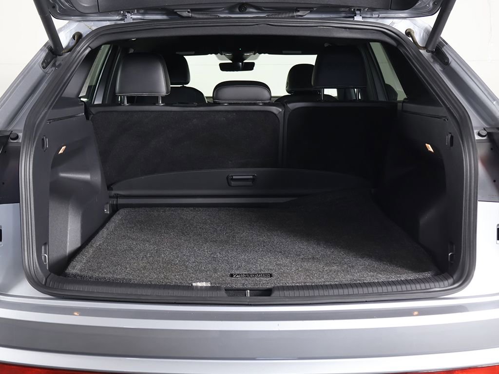 Used 2022 Volkswagen Atlas Cross Sport SEL R-Line image 21