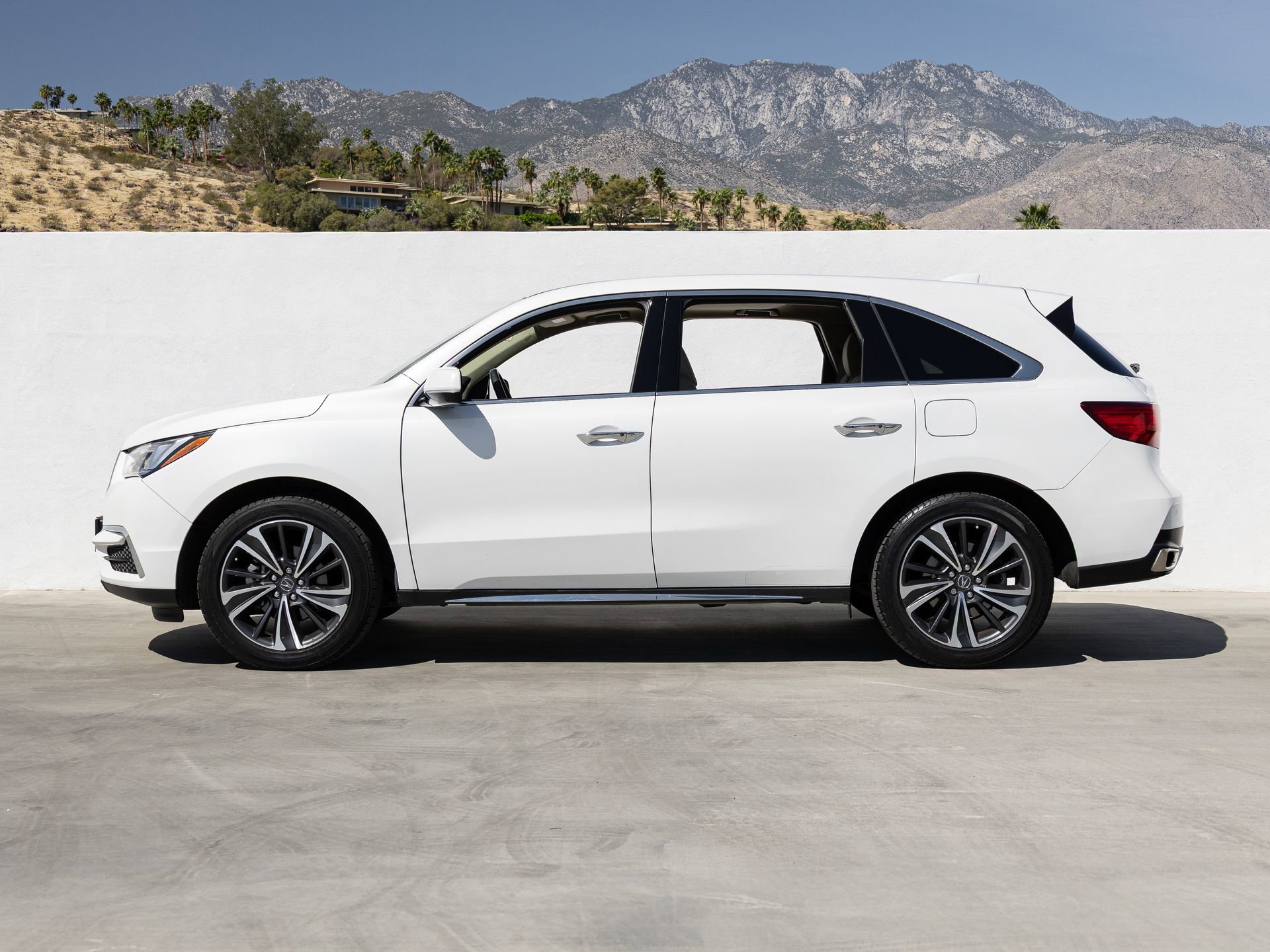 Used 2020 Acura MDX SH-AWD w/ Technology Package image 2