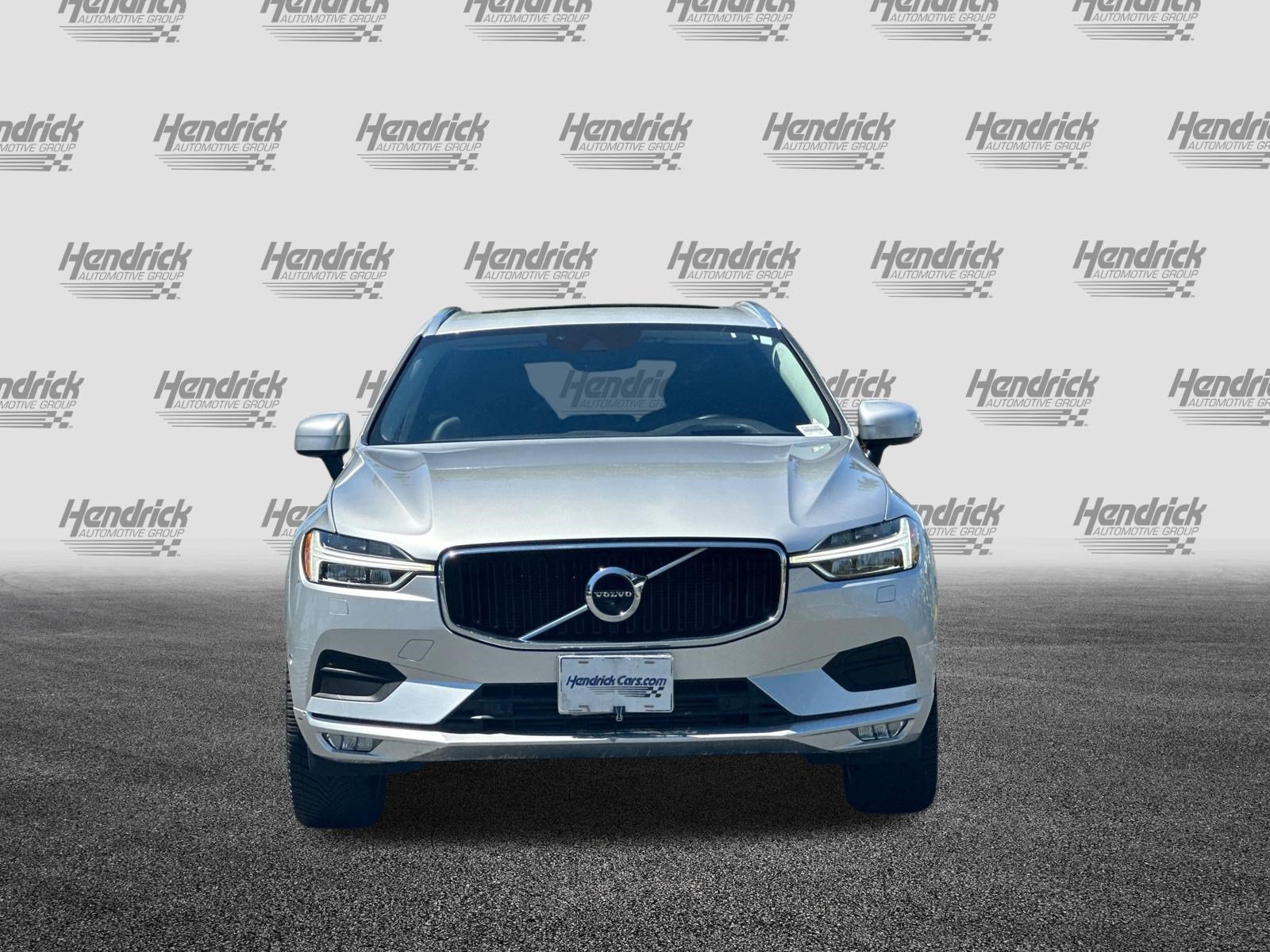 Used 2018 Volvo XC60 T6 Momentum w/ Convenience Package AWD/4WD image 10
