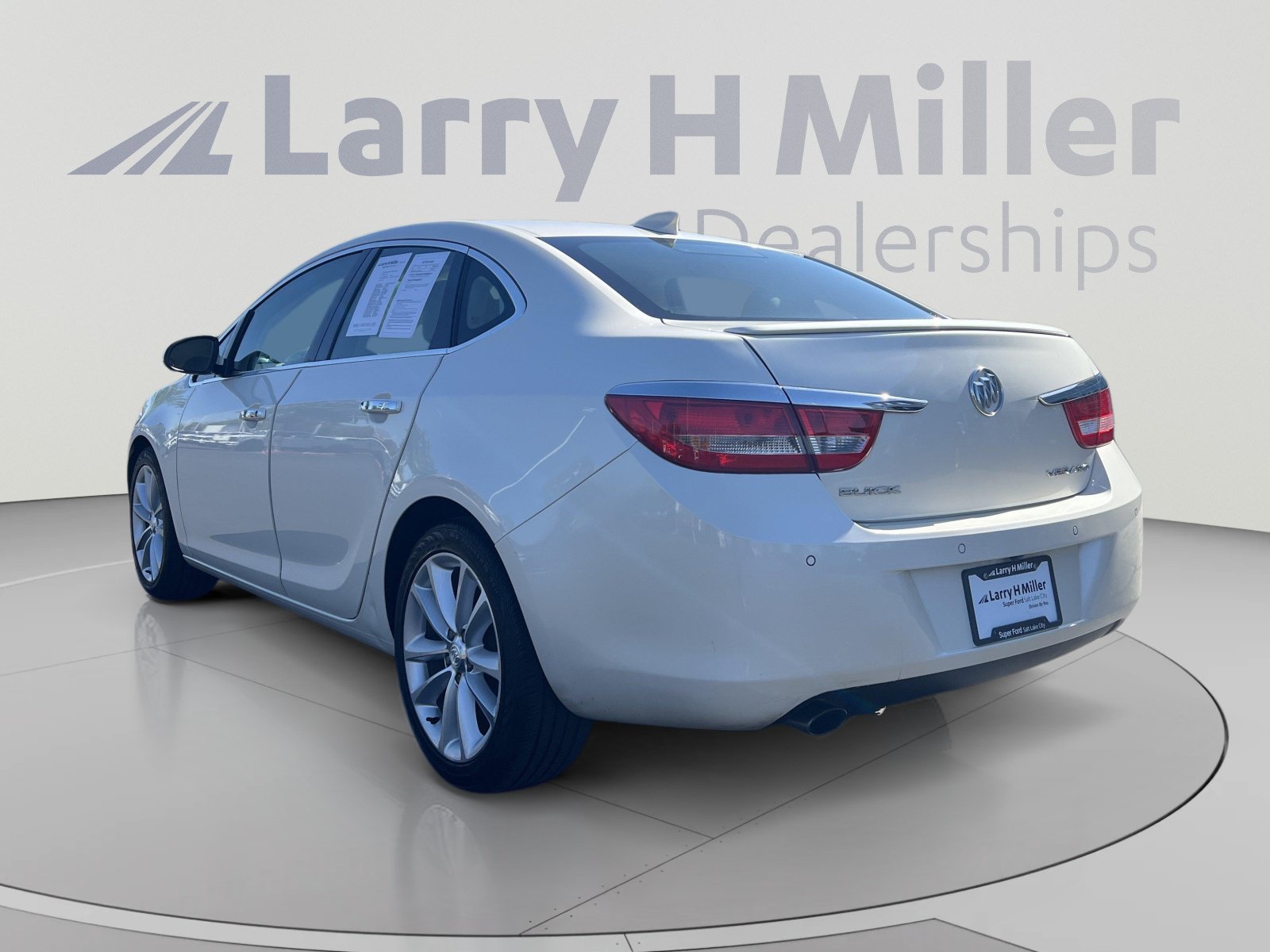 Used 2016 Buick Verano Leather w/ Experience Buick Package FWD image 3