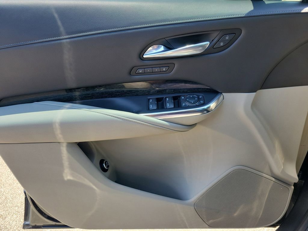 Used 2021 Cadillac XT4 Premium Luxury w/ Enhanced Visibility Package FWD image 20