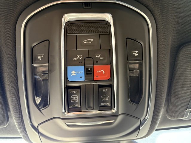 Used 2023 Jeep Grand Cherokee L Laredo image 22