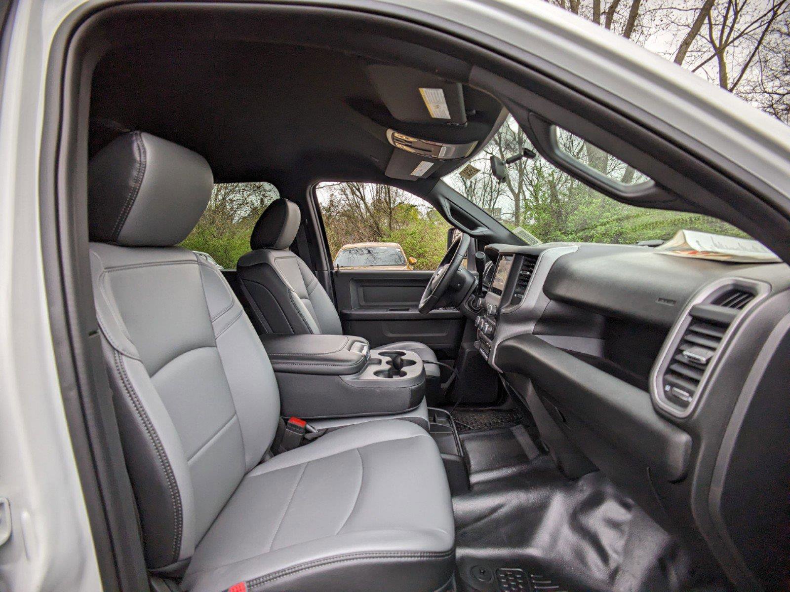 New 2024 RAM 3500 Tradesman w/ Chrome Appearance Group image 9