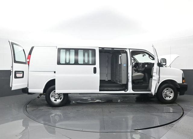 Used 2023 Chevrolet Express 2500 Extended RWD image 2