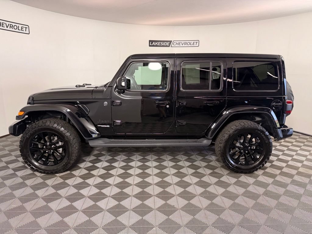 Used 2022 Jeep Wrangler Unlimited Sahara AWD/4WD image 3