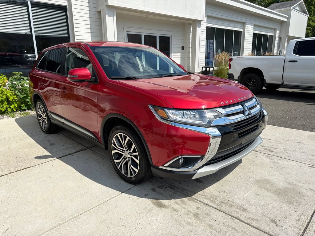 Used 2018 Mitsubishi Outlander SE AWD/4WD image 5