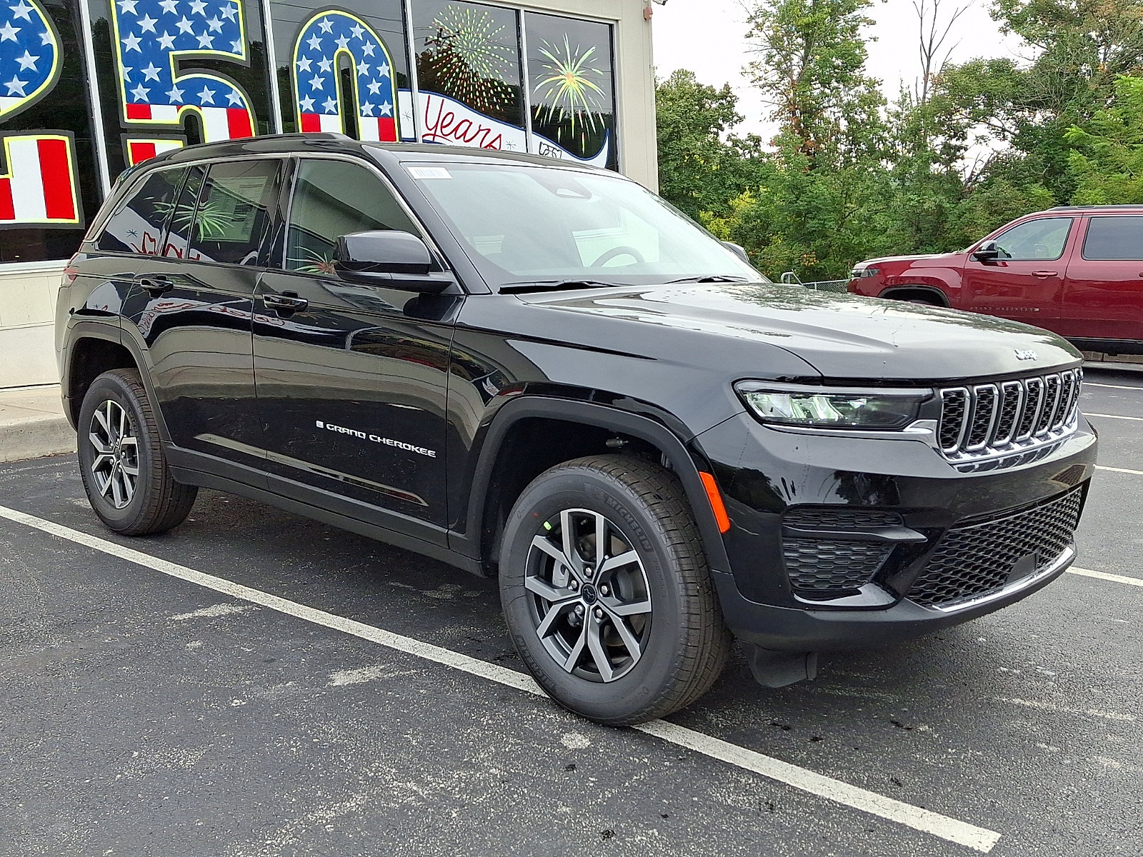 New 2027 Jeep Grand Cherokee Laredo X AWD/4WD image 2
