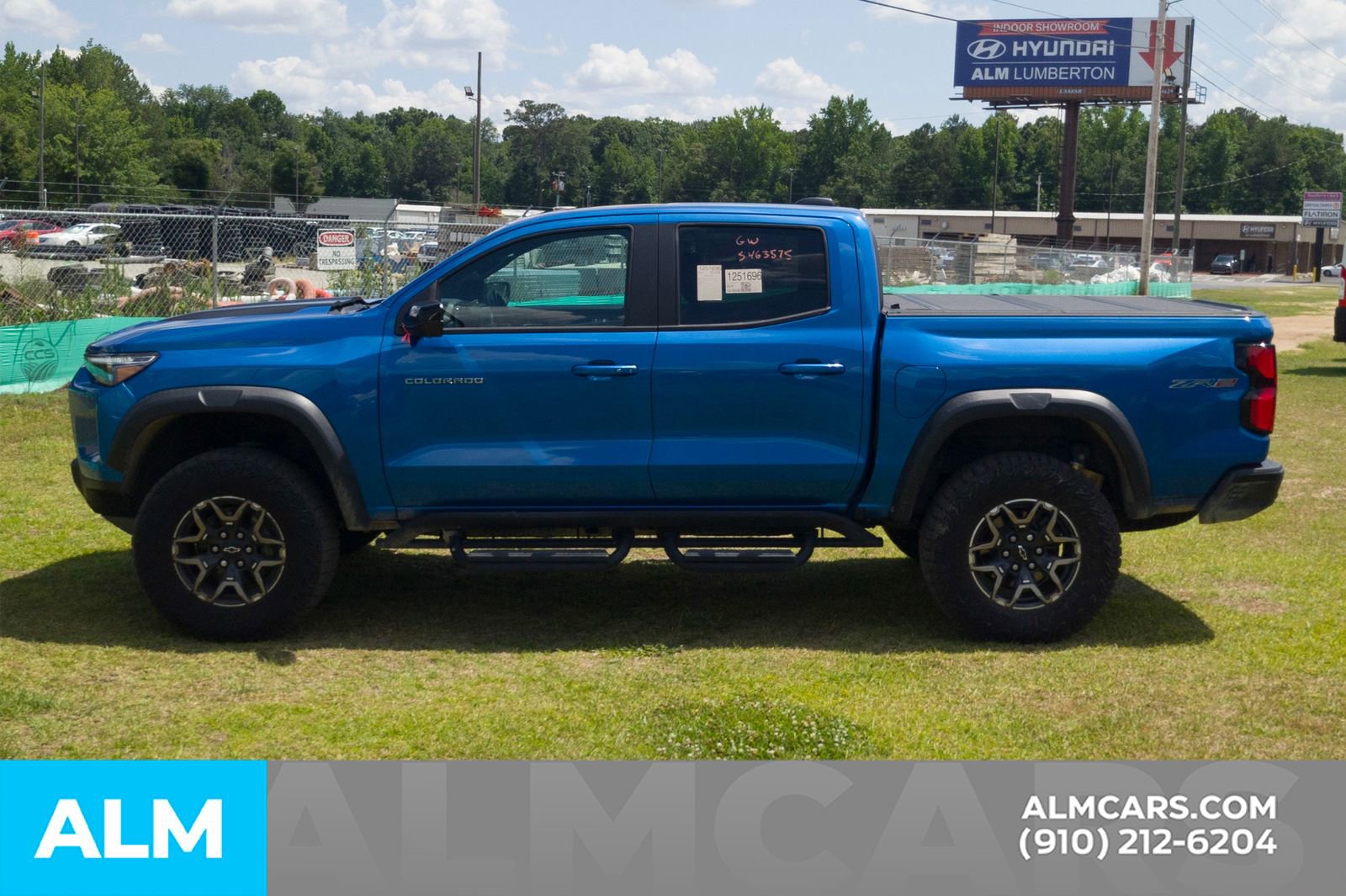 Used 2023 Chevrolet Colorado ZR2 w/ ZR2 Convenience Package III AWD/4WD image 12