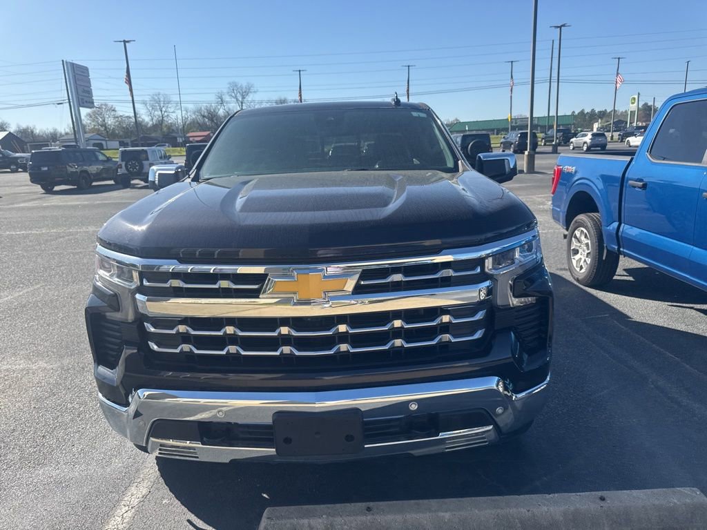 Used 2024 Chevrolet Silverado 1500 LTZ image 2
