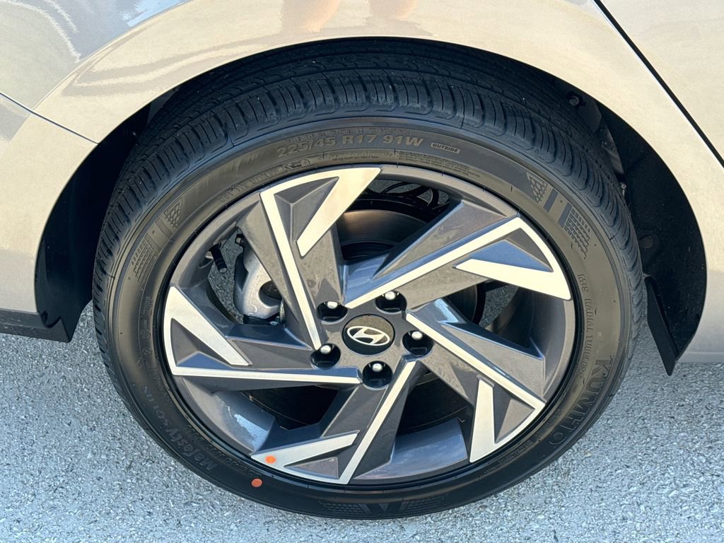 New 2025 Hyundai Elantra Sport image 17