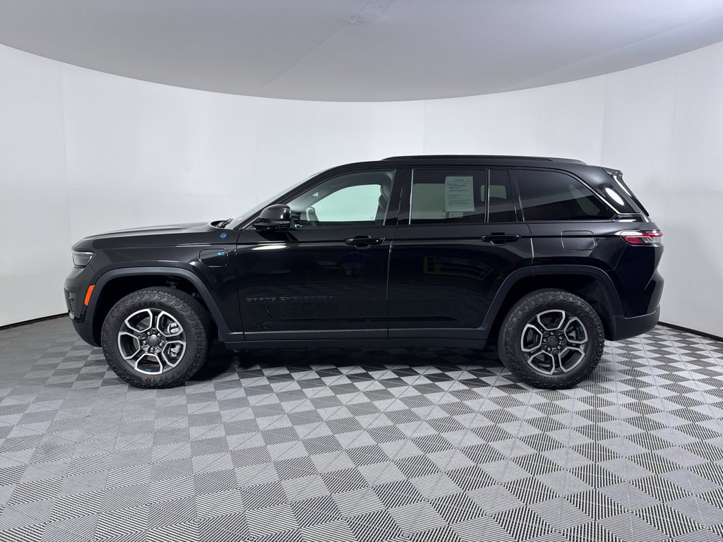 Used 2023 Jeep Grand Cherokee Trailhawk w/ Advanced Protech Group II AWD/4WD image 15