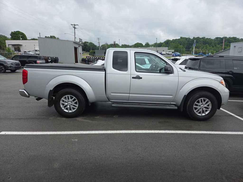 Used 2016 Nissan Frontier SV w/ SV Value Truck Package AWD/4WD image 4