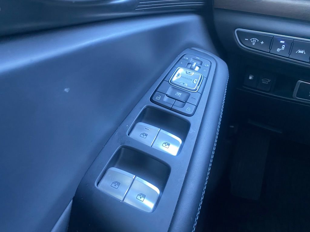 Used 2021 Genesis G90 3.3T Premium image 12